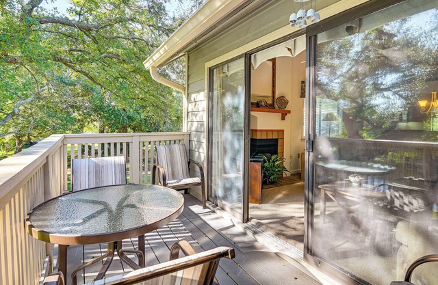 Unwind Poolside & Walk to Ocean! Myrtle Beach Unit