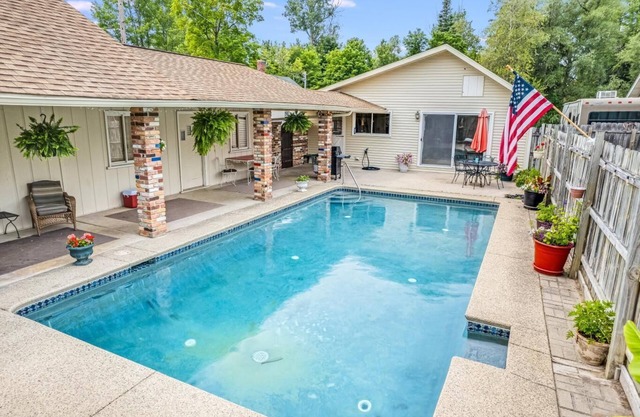 Up North Fall Escape: Golf, Bonfires, Flannels & Crisp Northern Nights.