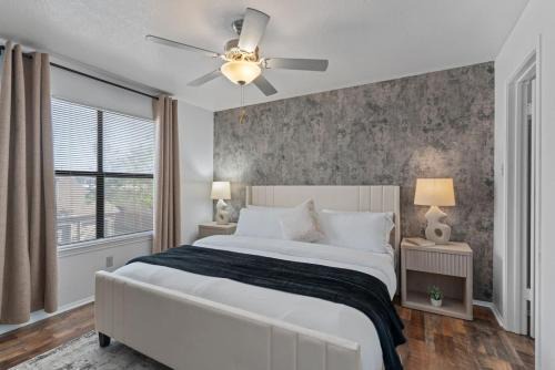Up to 32 People - Luxurious Home