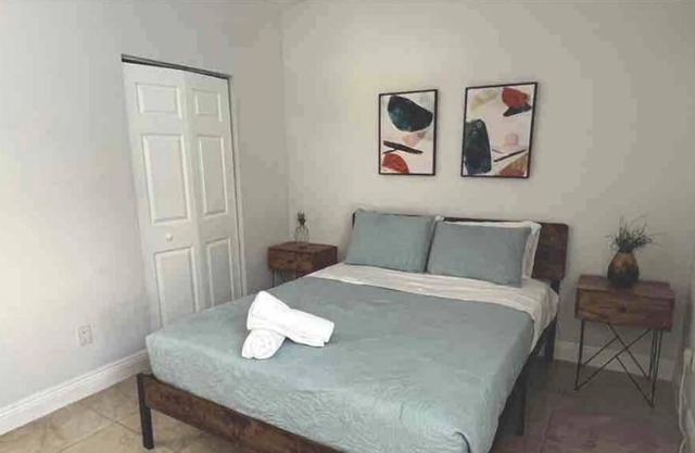 *up2 5 Guest RaRe2 find *Palm Beach 5min 2 Beach *
