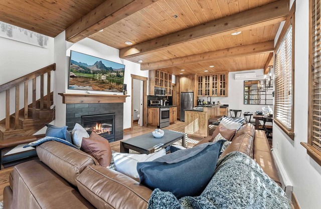 Updated 2 BDR Condo – Walk to Deer Valley & City!