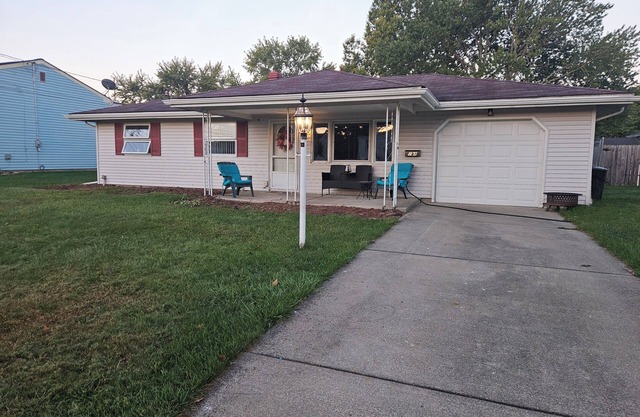 Updated, 3-bedroom house in Austintown. Pets welcome. Great, Quiet location!