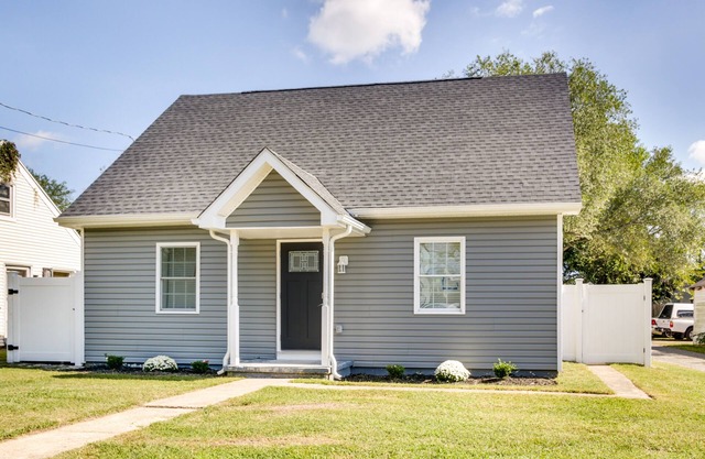 Updated Home - Walk to Salisbury University!