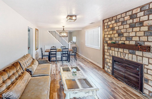 Updated home with mountain view, deck & washer/dryer - walk to downtown