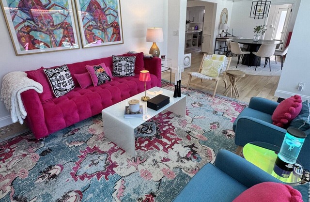 Updated house with heated pool 5 min to beach