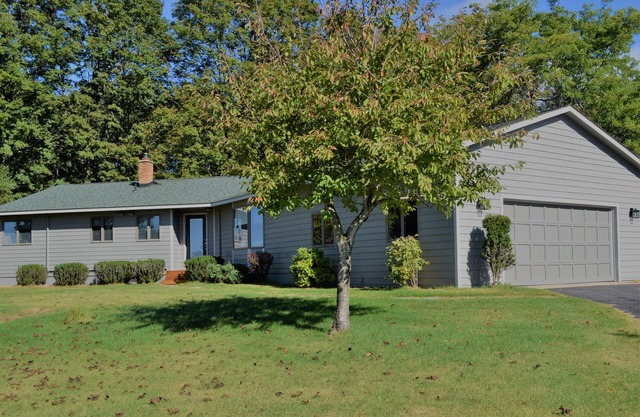 Updated, large Crystal Home on golf course. 5/5 rated.