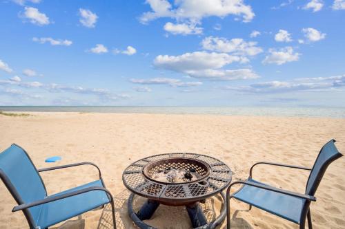 Updated Studio Style room on Lake Huron