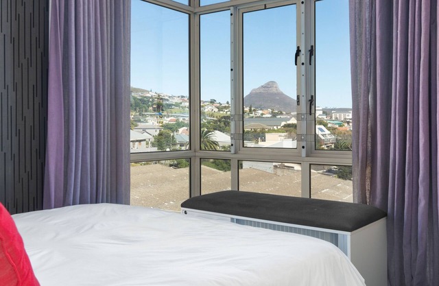 Upper East Side 407 - Two Bedroom Apartment, Sleeps 4