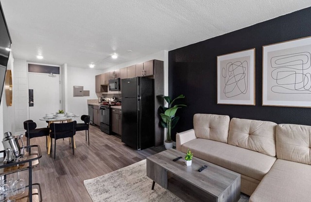 Upscale 2 Bed Suite — Mins to Downtown Cincinnati!