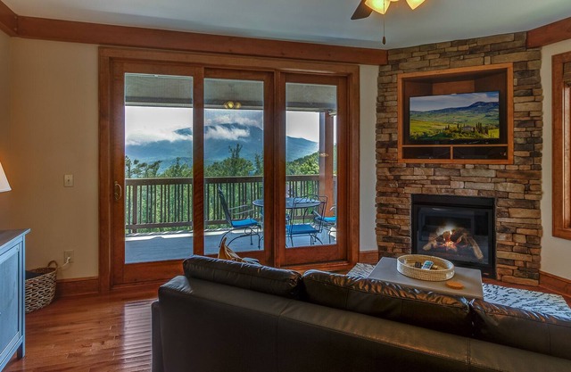 ★ Upscale Condo ★ Incredible VIEWS! ★ 2 Pools!