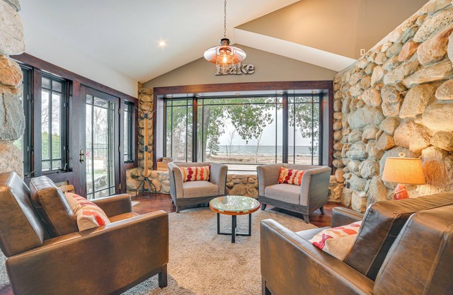 Upscale Earl Young Charlevoix Cottage w/Deck!