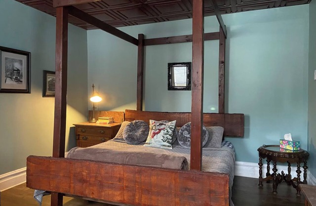 Upscale King Suite with Purple Mattress and reserved off-street parking