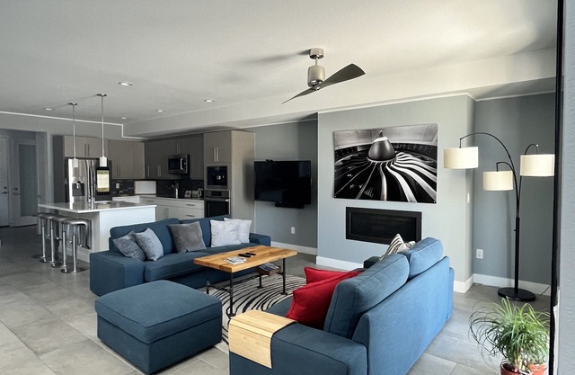 Upscale Modern in Central Park