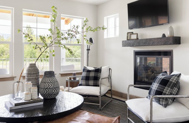 Upscale New Dover Bay Bungalow | Pet Friendly | Paddle Boards