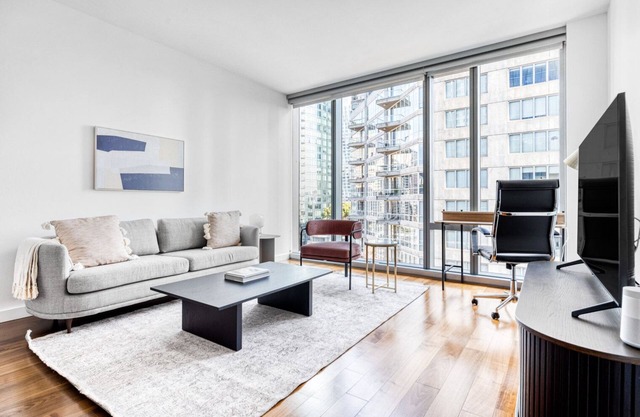 Upscale Rincon Hill 1BR w/Pool & Theater, close to shops, by Blueground