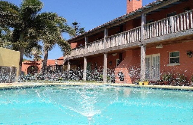 Upstairs 2BR with Balcony Hammock – Historic Alta Vista Near South Padre