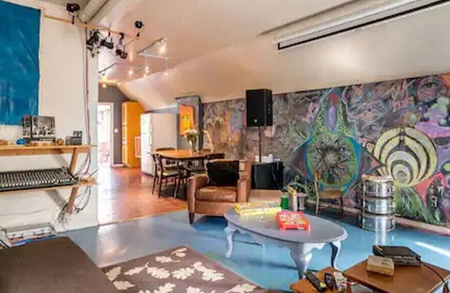 Upstairs @ Eric's - HipFunPad & Super Neighborhood