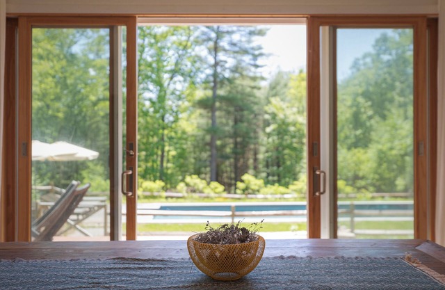 Upstate Kerhonkson Cottage on 2 acres w/firepit and covered patio to guesthouse