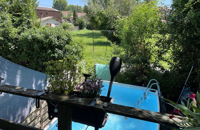Urban escape with pool and air conditioning