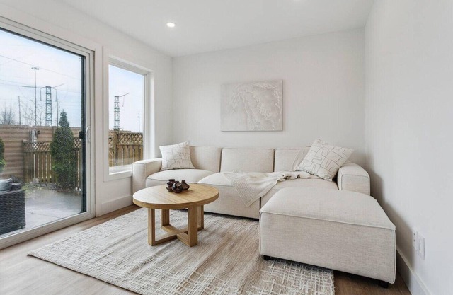 Urban Nest Home 4bed 4bath | Parking | Baby Crib