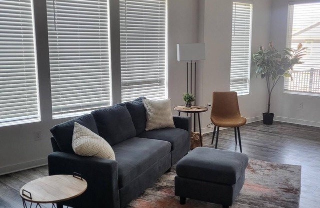 Urban Oasis: Stylish 1BR Austin