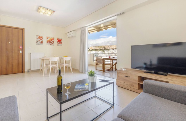 Urban Oasis with Acropolis Views by GHH