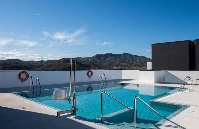 Urban Sky North Tower apartment, Malaga centre