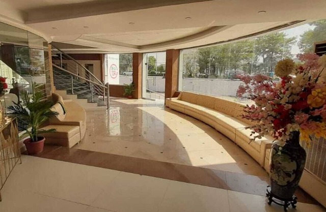 Usmania restaurant and Civic Hotel