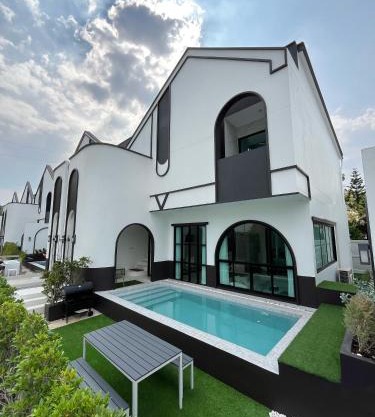 V Villa Khaoyai