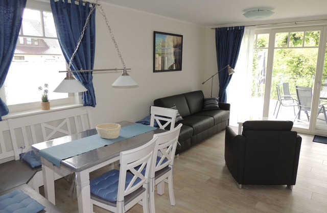 Vacation apartment near the beach with terrace and garden in Zingst
