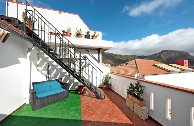 Vacation Apartment 'Ático El Agua' with Sea View, Wi-Fi and Air Conditioning