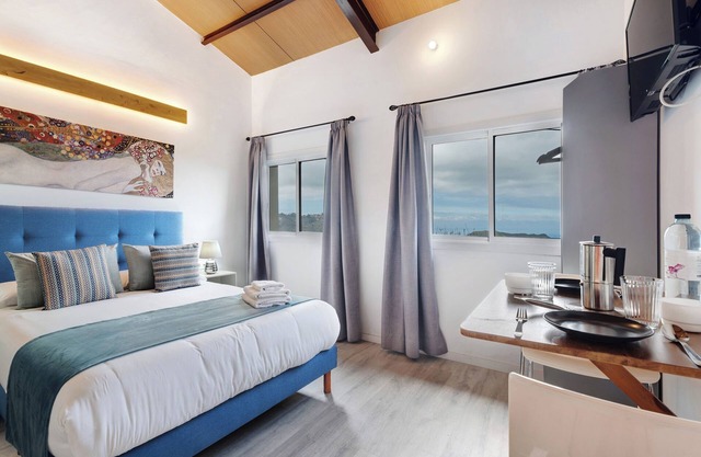 Vacation Apartment 'Casa Lomo El Aire Brezo' with Sea View, Shared Pool and Wi-Fi