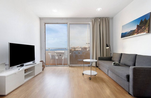 Vacation Apartment 'Suite Playa Y Mar - Sea View' with Balcony, Wi-Fi and Air Conditioning