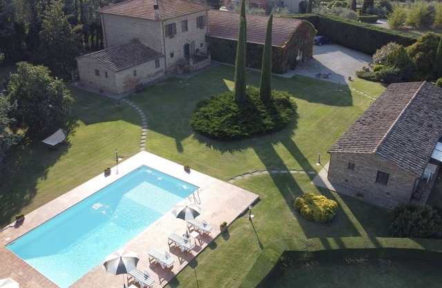 Vacation apartments in the countryside near Cortona