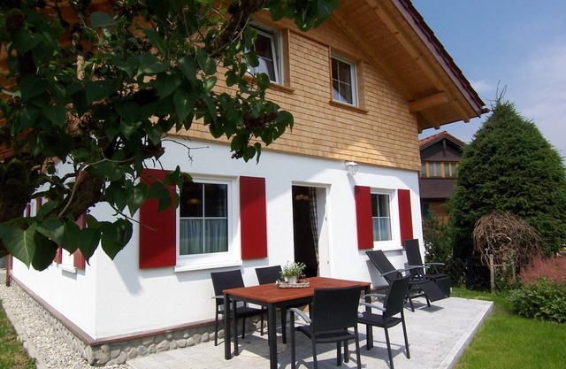 Vacation cottage Chalet Flora*