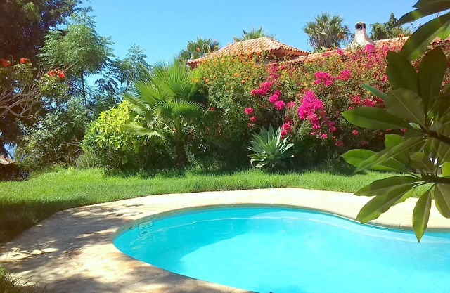 Vacation home with pool in a beautiful country location with sea views Wifi included