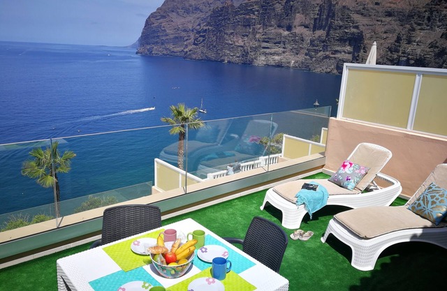 Vacation Home: GIANTS AT YOUR FEET