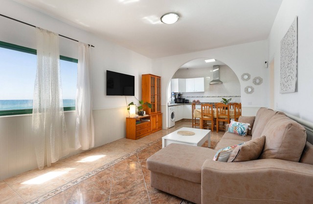 Vacation Home 'Buganvilla' with Sea View and Wi-Fi