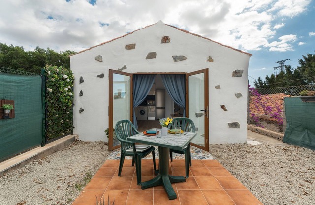 Vacation Home 'Casa Joy' with Sea View, Wi-Fi and Air Conditioning