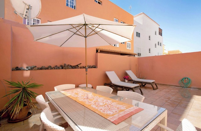 Vacation Home "Casa Familia" close to the Sea with Terrace & Wi-Fi