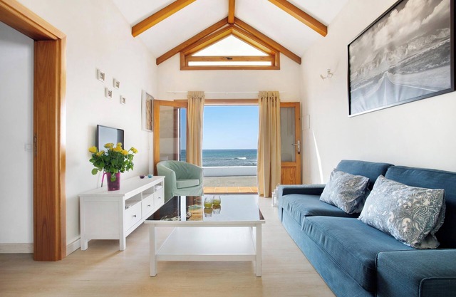 Vacation Home "Casita Martina" with Sea View, Wi-Fi, A/C & Private Terrace