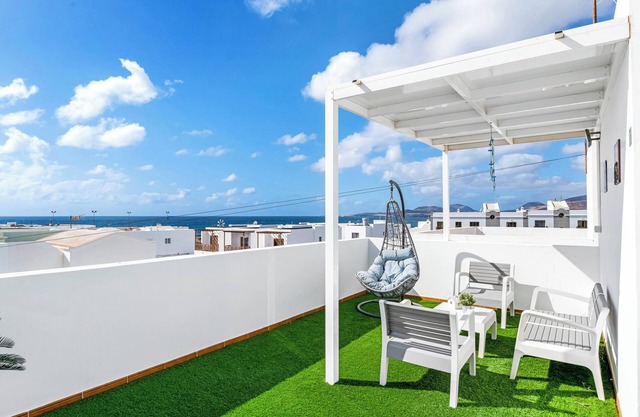 Vacation Home Casa Alvaria with Mountain View, Sea View, Wi-Fi & Terraces