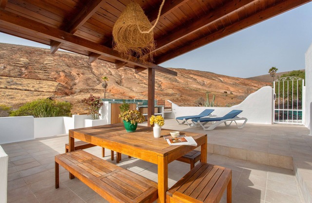 Vacation Home 'Casa Azul' with Sea View, Private Terrace and Wi-Fi