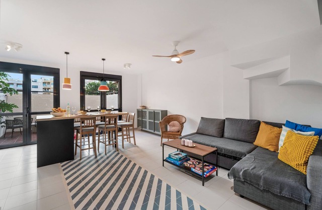 Vacation Home 'Casa Papaya' with Shared Pool, Private Terrace and Wi-Fi