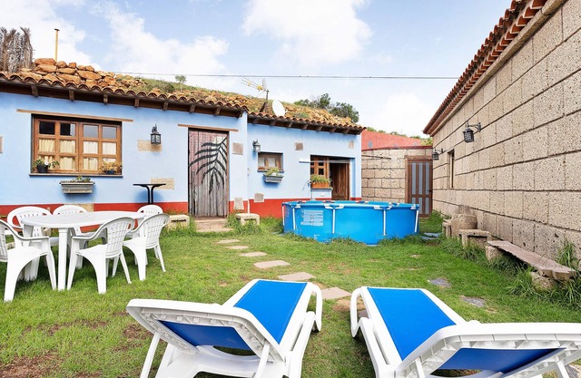 Vacation Home "Casa Rural Las Goteras" with Sea View, Private Pool & Wi-Fi