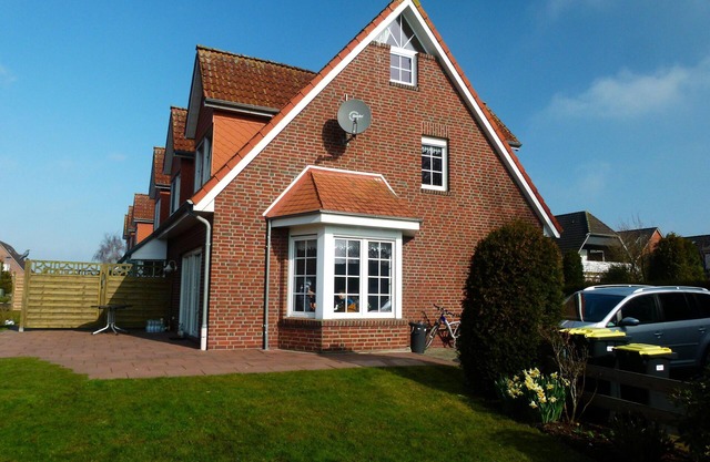 Vacation home directly on the river, close to the beach, WLAN, TV, 6 beds, own jetty