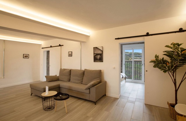 Vacation Home 'El Alpendre' with Shared Terrace, Shared Garden and Wi-Fi