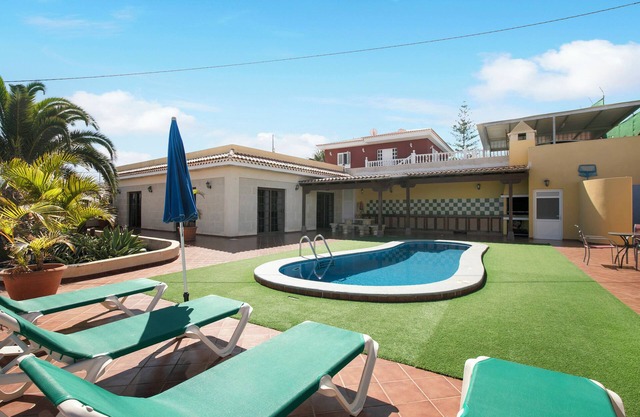 Vacation Home 'Villa Tazana' with Sea View, Pool & Wi-Fi