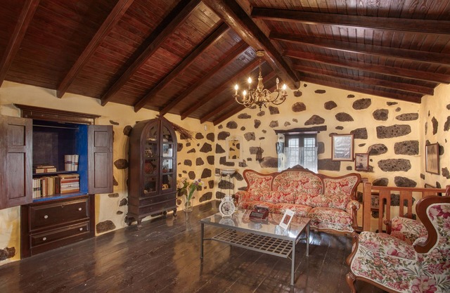 Vacation Home 'Ancana' with Mountain View, Private Terrace and Wi-Fi