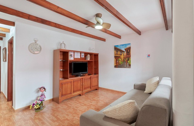 Vacation Home 'Florymar' with Terrace and Wi-Fi